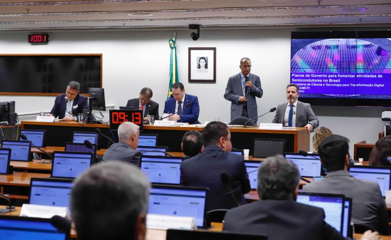 Leia mais sobre o artigo MCTI apresenta aos deputados principais ações de fomento à indústria de semicondutores